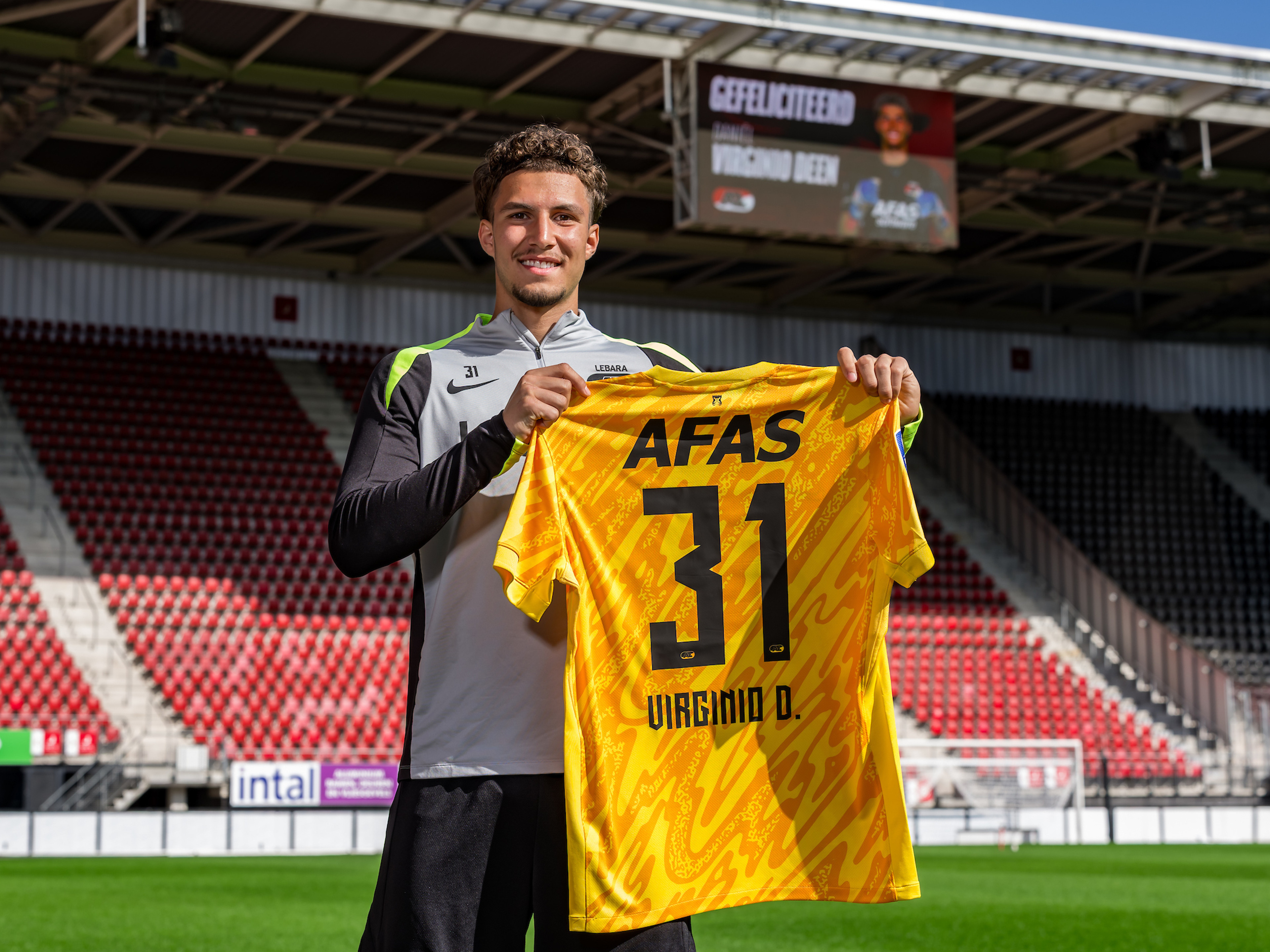 Virginio Deen blijft langer bij AZ