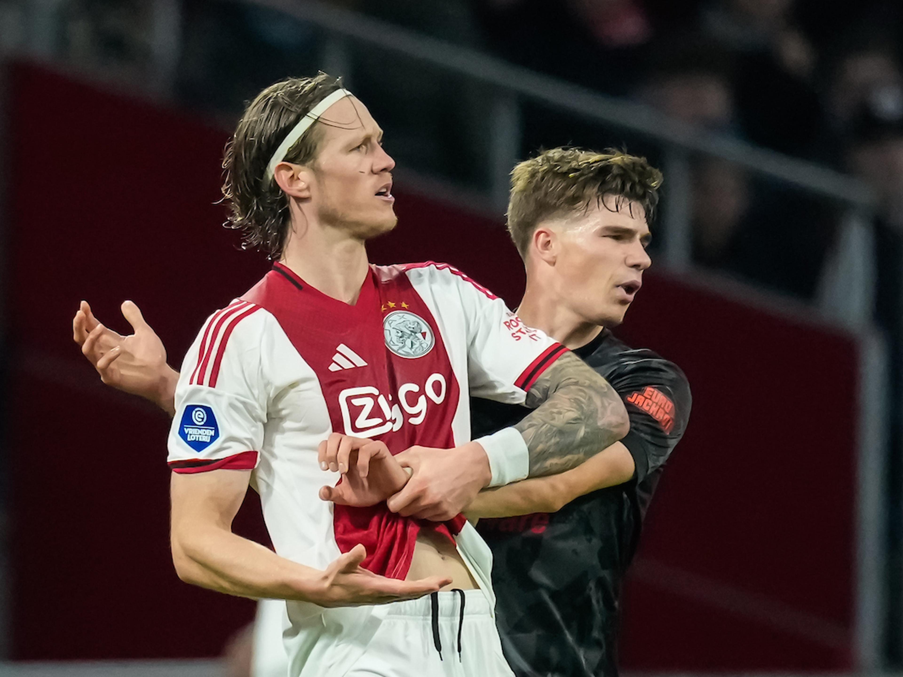 Wout Weghorst over situatie met Goes: ''Ik gaf hem geen elleboog''