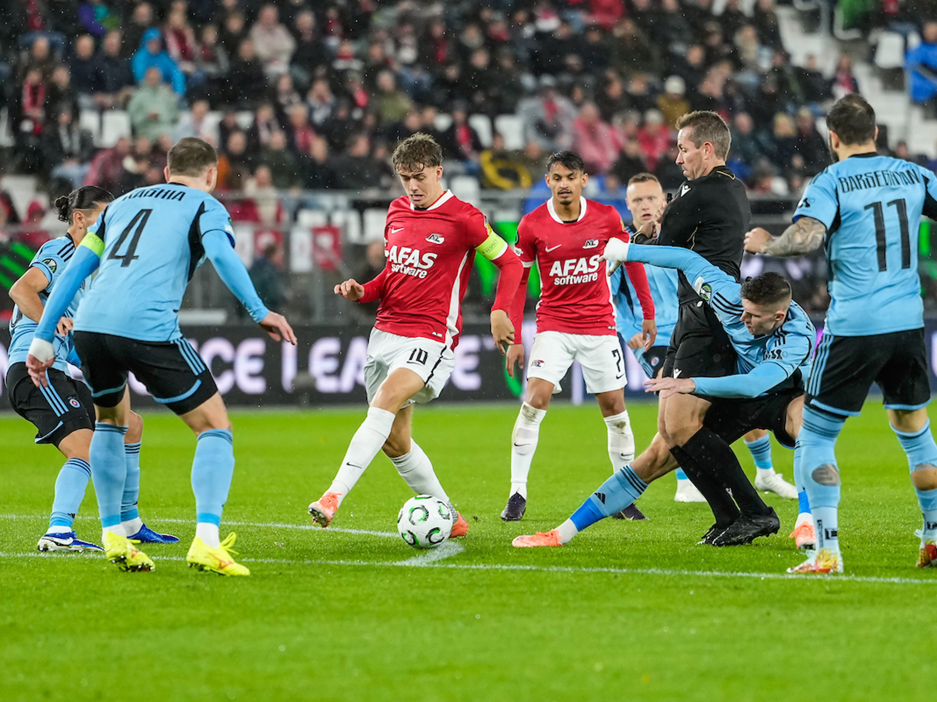 Zuinig AZ wint van Slovan Bratislava