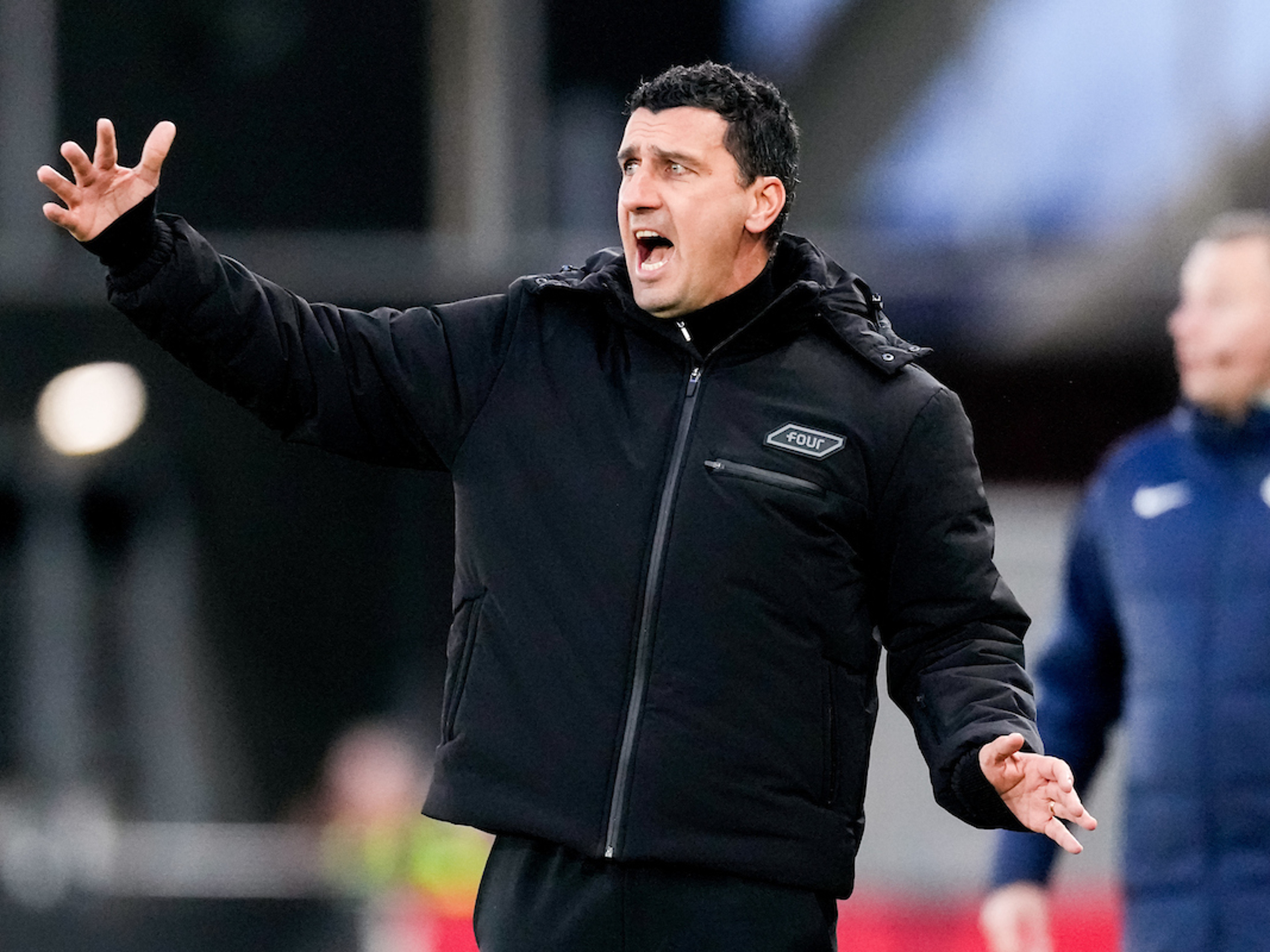 Martens blij met grote overwinning en prachtige goals: “De tweede was de mooiste”